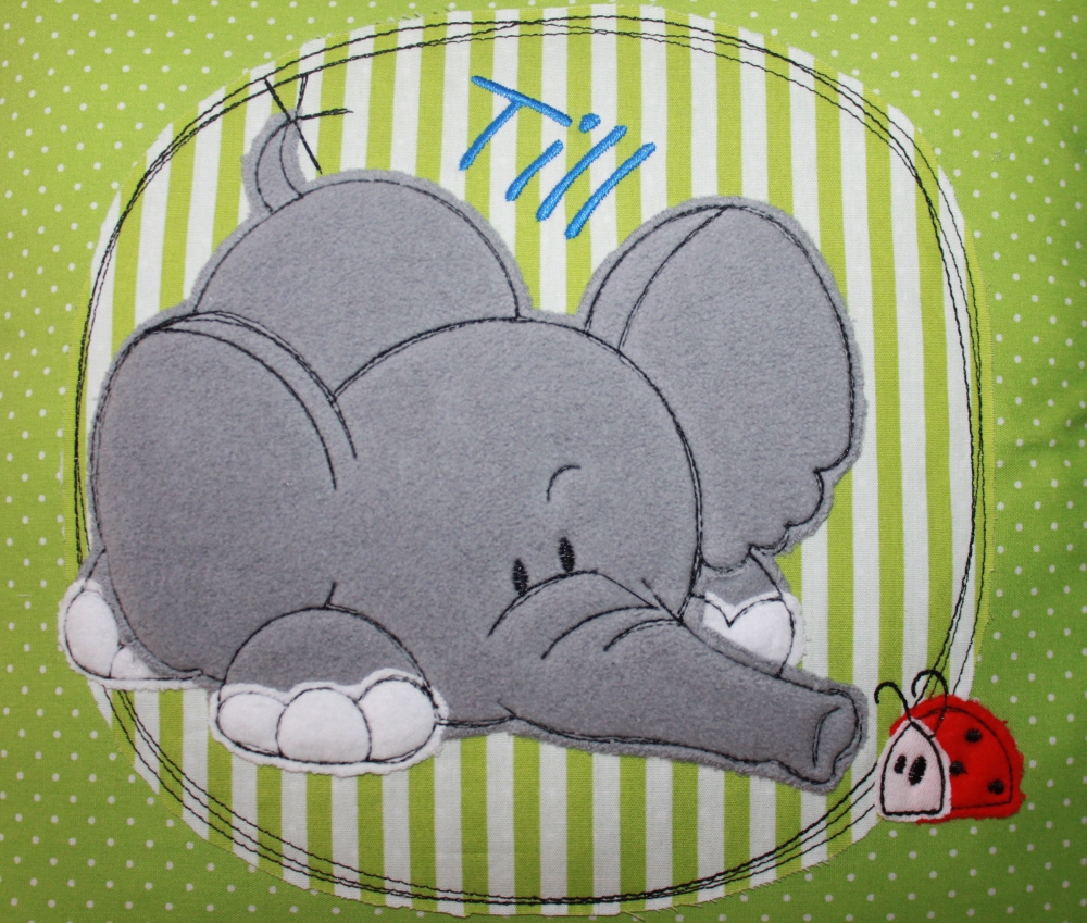 Bild 1 von Namenskissen, Kuschelkissen Doodle Stickerei Elefant oder Hund und Namen 30x30 cm