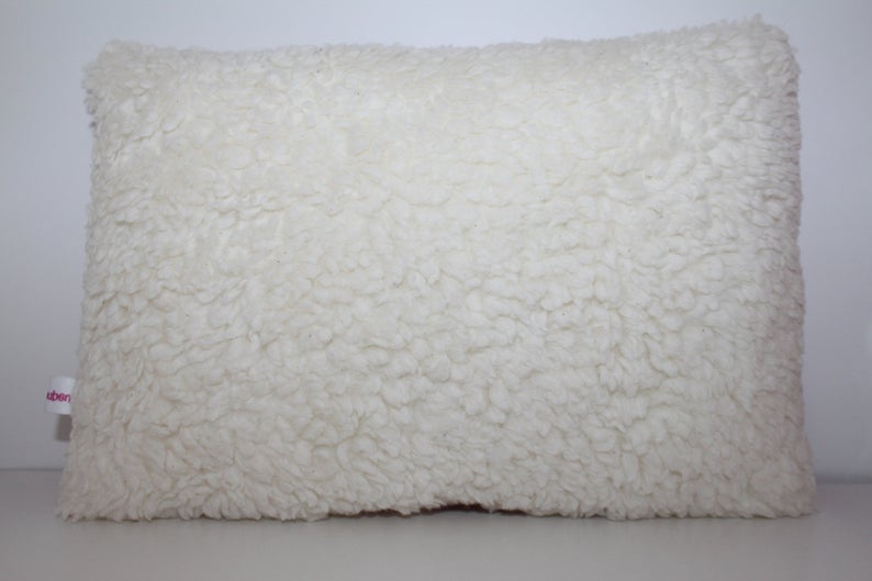 Bild 1 von Kuschelkissen, Namenskissen Motiv Bärchen mit Halstuch 20x30 cm  / (Stoffvarianten) lila Vichy