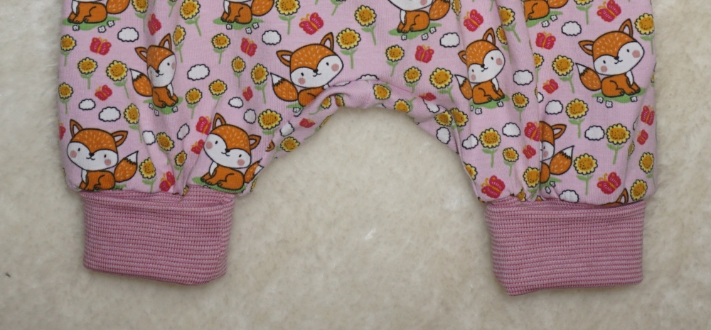 Bild 1 von Baby Pumphose, Mütze  & Halstuch - Jersey rosa Füchse  / (Größe) 50/56