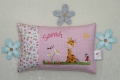 Bild 2 von Namenskissen, Kuschelkissen Stickmotiv kleine Giraffe & Name 20x30 cm  / (Stoffvarianten) blau Punkte / (Rückseite) Teddystoff natur