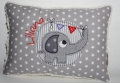 Bild 1 von Kuschelkissen, Namenskissen Motiv Elefant & Wimpel 20x30 cm  / (Stoffvarianten) grün Punkte