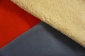 Bild 4 von Namenskissen - Kuschelkissen - Kleines Reh auf Wiese - 20x30cm   / (Stoffvarianten) graublau Vichy / (Rückseite) Fleece rot