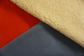 Bild 2 von Kuschelkissen, Namenskissen Löwe auf Wiese 20x30 cm  / (Stoffvarianten) blau Punkte / (Rückseite) Fleece rot