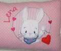 Bild 2 von Namenskissen, Kuschelkissen Hasen Button & Name 20x30 cm  / (Stoffvartiante) blau Punkte / (Stickmotiv) Hase braun